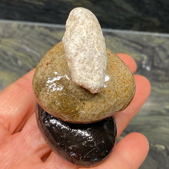Balanced Stones Rock Art Hand Crafted Home Decor New - Picture 4 of 7